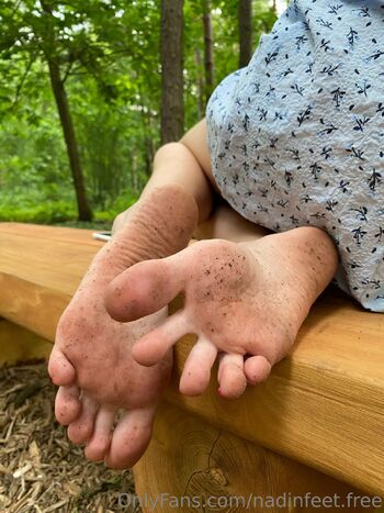 Soles and the perfect puss / nadinfeet.free nude photo #7