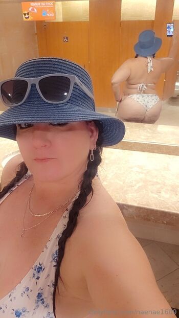 Deliciously Na / naenae1609 nude photo #17