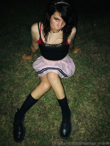 Naena / naenae_marie nude photo #4
