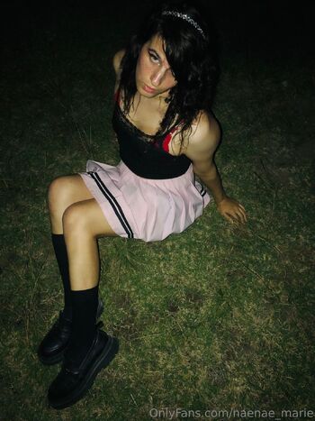 Naena / naenae_marie nude photo #5