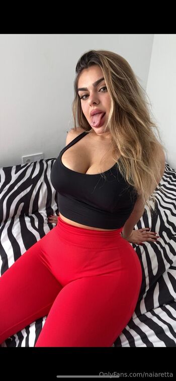 Naiara / naiaretta nude photo #4