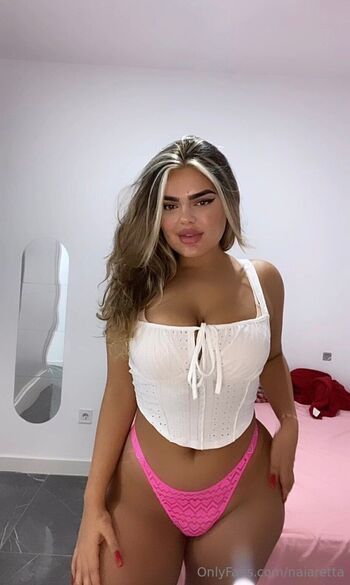 Naiara / naiaretta nude photo #9