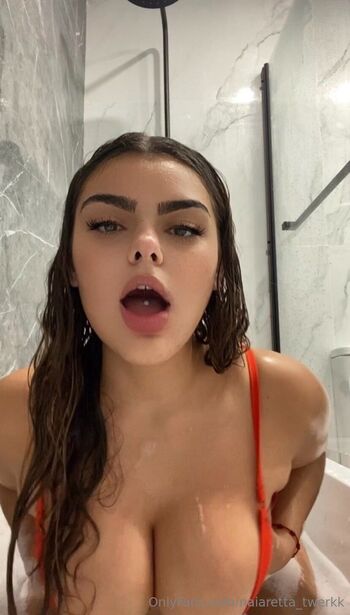 Naiara / naiaretta nude photo #33