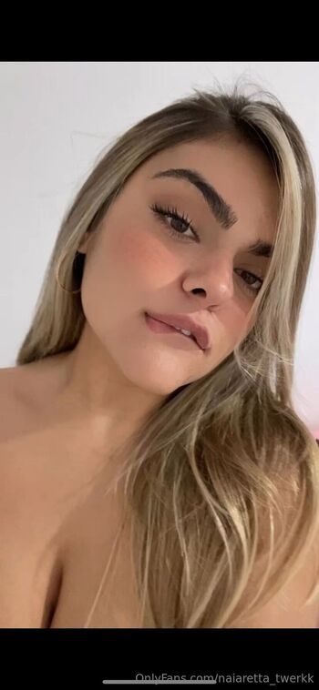 Naiara / naiaretta_twerkk nude photo #2