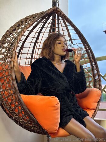 OnlyFans / nailahebony nude photo #2