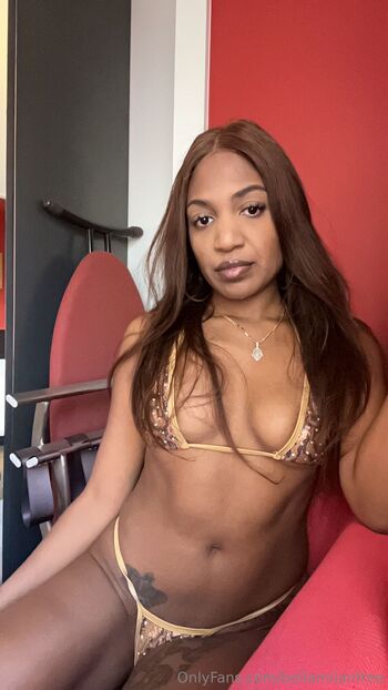 Naomi Troph / naomitrophyfree nude photo #7