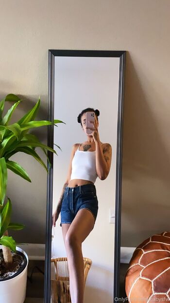 𝔫𝔞𝔬𝔪𝔦𝔰 𝔣𝔯𝔢𝔢 𝔭𝔞𝔤𝔢 / naomixfree nude photo #5