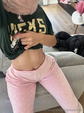 Natali / natalieashford nude photo #12