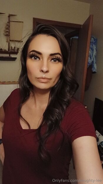 Naughty-Le / naughty-lee / knndeepthroats nude photo #1