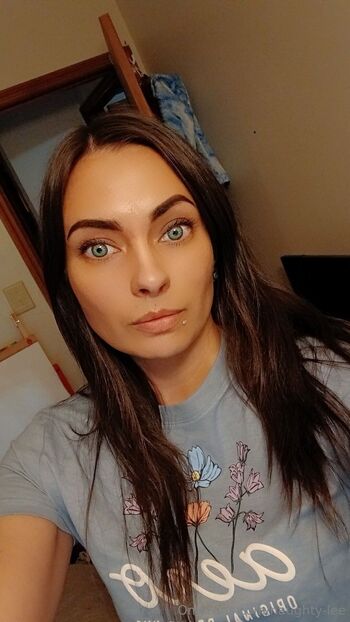 Naughty-Le / naughty-lee / knndeepthroats nude photo #3