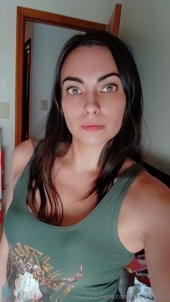 Naughty-Le / naughty-lee / knndeepthroats nude photo #4