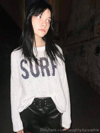 Sophi / naughty.by.sophie nude photo #3