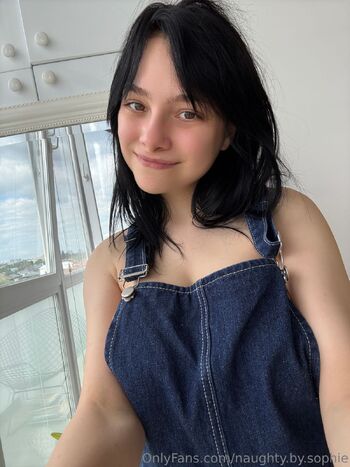 Sophi / naughty.by.sophie nude photo #5