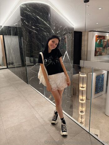 Sophi / naughty.by.sophie nude photo #9