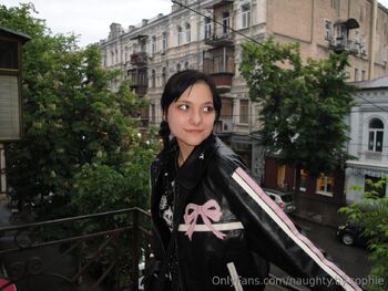 Sophi / naughty.by.sophie nude photo #24