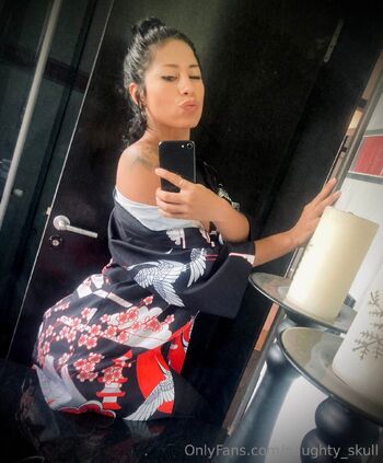 𝓝𝖆𝖚𝖌𝖍𝖙𝔂 𝓢𝓴𝖚𝖑𝖑 / naughty_skull nude photo #31