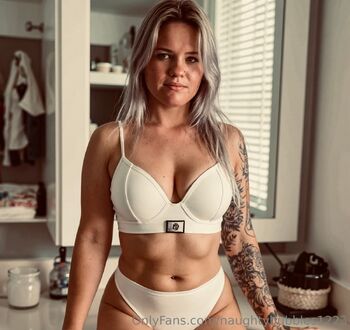 Bubble / naughtybubbles1223 nude photo #3