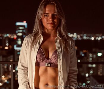 Bubble / naughtybubbles1223 nude photo #4