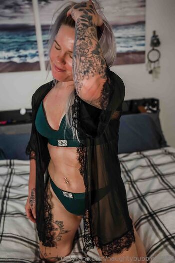 Bubble / naughtybubbles1223 nude photo #7