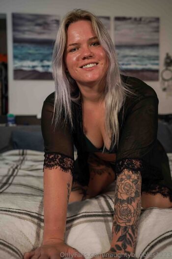 Bubble / naughtybubbles1223 nude photo #11