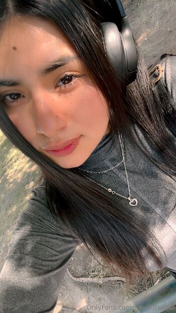 LATINA BABY SNAP VC / naughtyeika nude photo #1