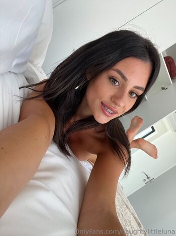 Lun / naughtylittleluna nude photo #1