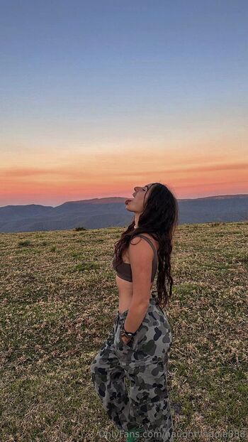 Nadia / naughtynadia888 nude photo #1