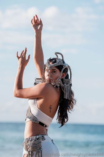 Nadia / naughtynadia888 nude photo #5