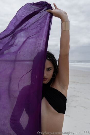 Nadia / naughtynadia888 nude photo #23