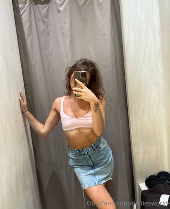 nellie / nelliesworld nude photo #2