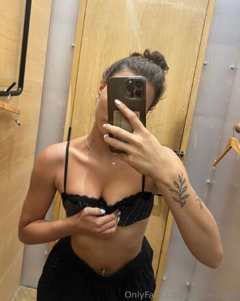 nellie / nelliesworld nude photo #6