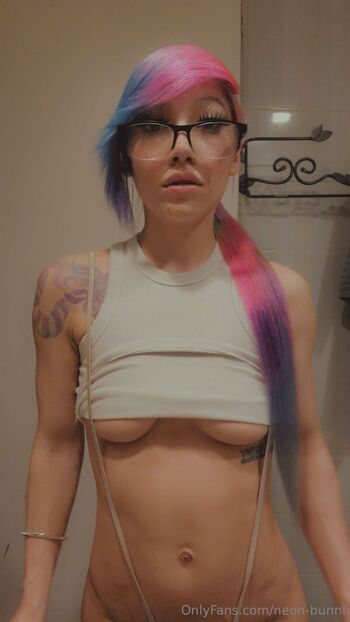 neon.bunn / neon-bunni nude photo #9