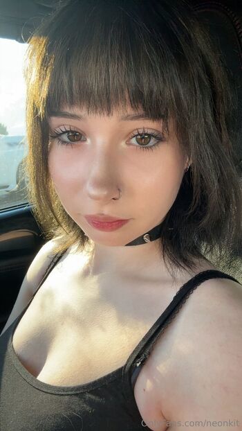 marc / neonkit nude photo #3