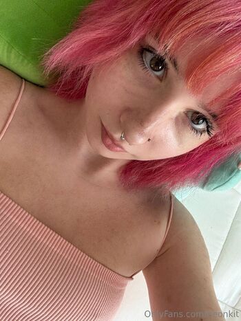 marc / neonkit nude photo #33