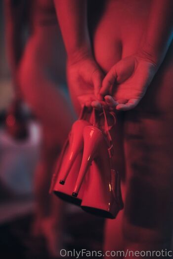 Neoneroti / neonrotic nude photo #8