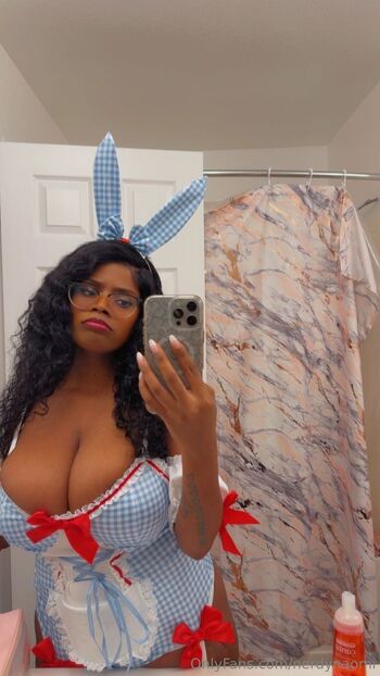 Na / nerdynaomi nude photo #14