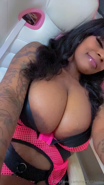 Na / nerdynaomi nude photo #19