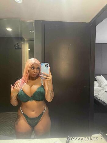 NEV-online ( quitting December unlock / nevvycakes nude photo #16