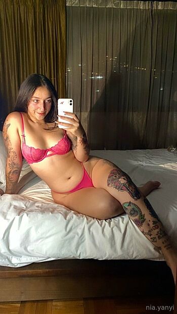Ni / nia_yanyi nude photo #4