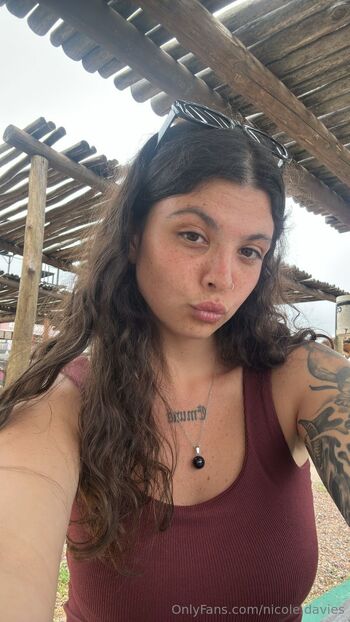 Nicol / nicole.davies nude photo #12