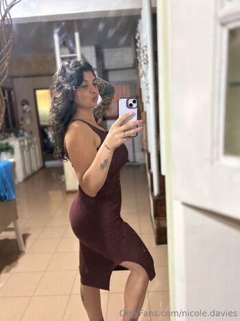 Nicol / nicole.davies nude photo #13