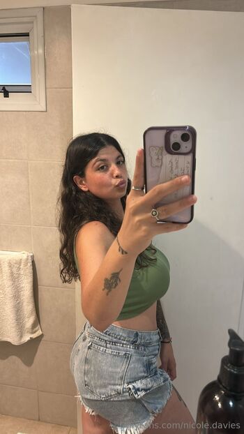 Nicol / nicole.davies nude photo #14