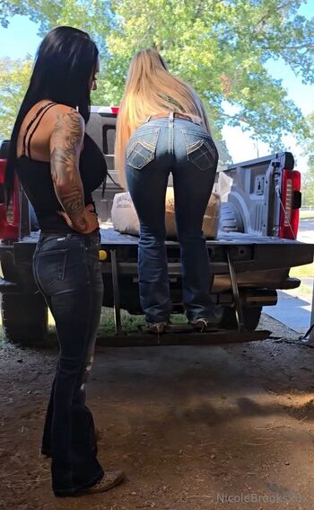 Nicole Brooks / nicolebrooksx0x nude photo #1