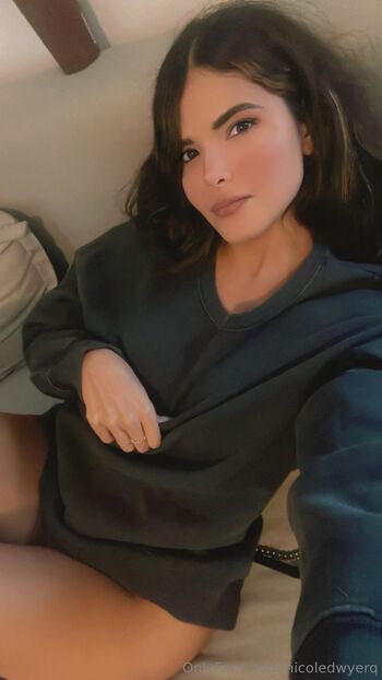 Nicole Dwyer / nicoledwyerq nude photo #3