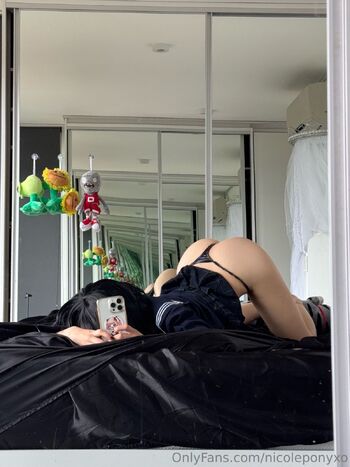 nicole 3 / nicoleponyxo nude photo #16