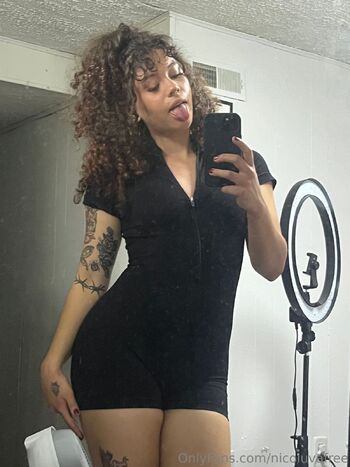 Nicoluva Fre / nicoluvafree nude photo #16