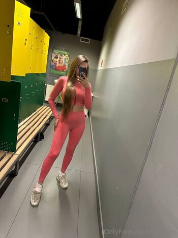 niemiraofficia / niemira nude photo #1