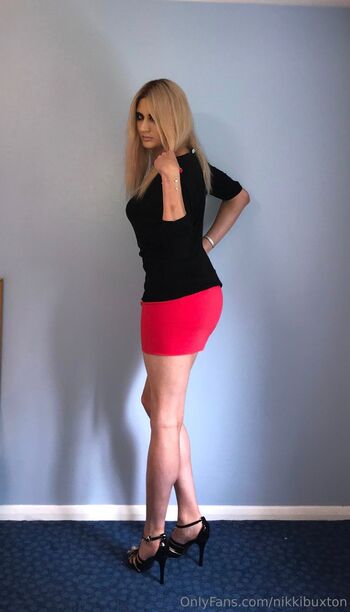 Nikki Buxto / nikkibuxton nude photo #11