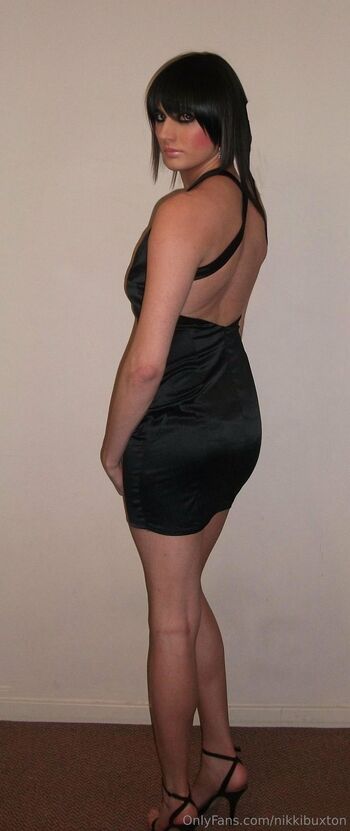 Nikki Buxto / nikkibuxton nude photo #17