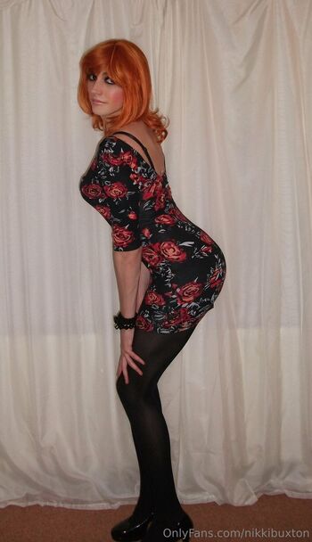 Nikki Buxto / nikkibuxton nude photo #25